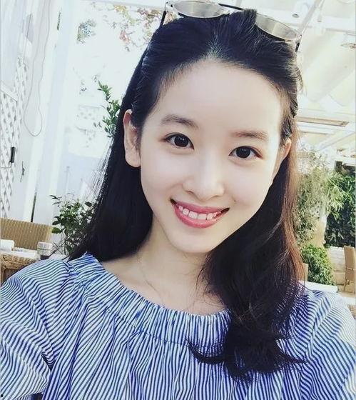 最新吃瓜爆料免费观看眼镜妹,免费观看独家揭秘! 第2张 最新吃瓜爆料免费观看眼镜妹,免费观看独家揭秘! 第2张